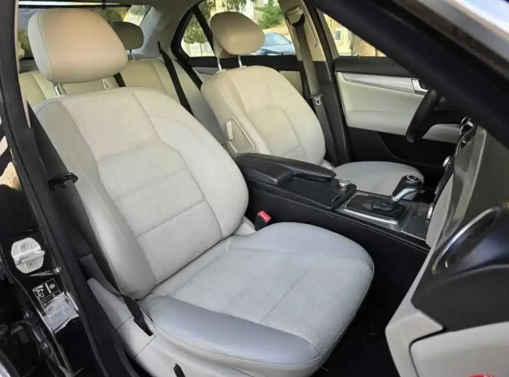 💥  Mercedes-Benz C180 2013  Essence 💥
            
    ⛔️ on accepte l échange des voitures