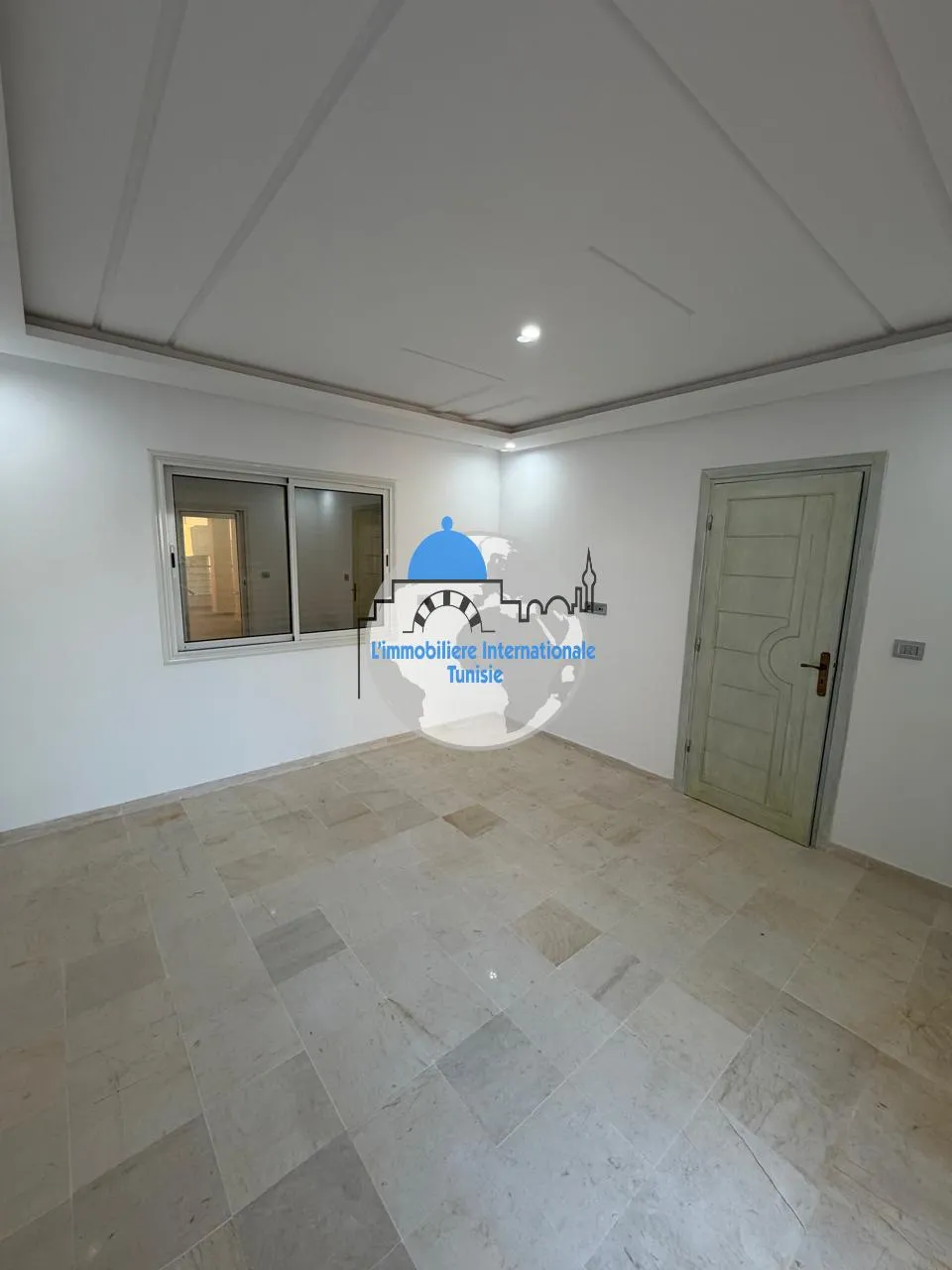 Appartement S+2 avec grande terrasse à louer à Sahloul 4