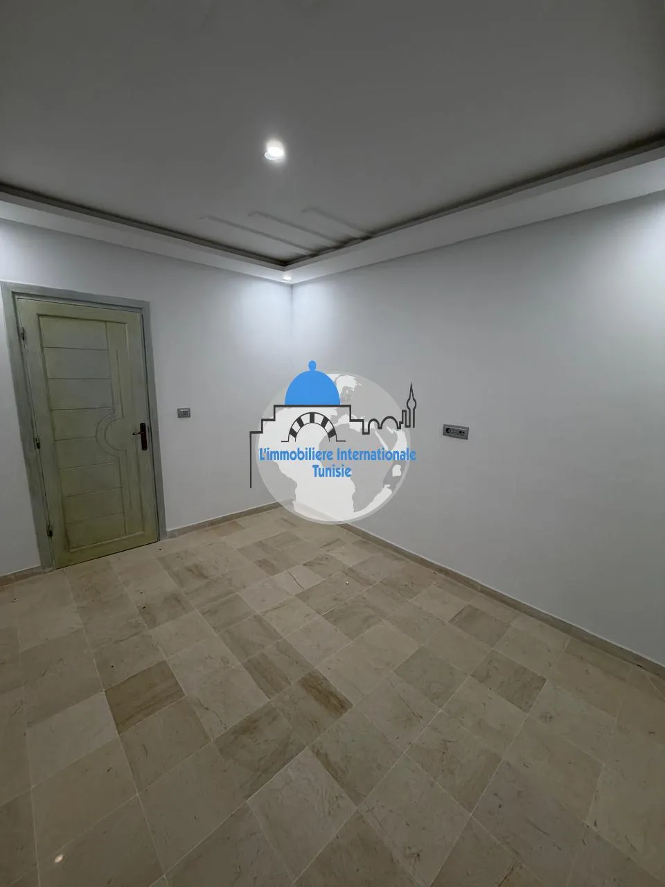 Appartement S+2 avec grande terrasse à louer à Sahloul 4