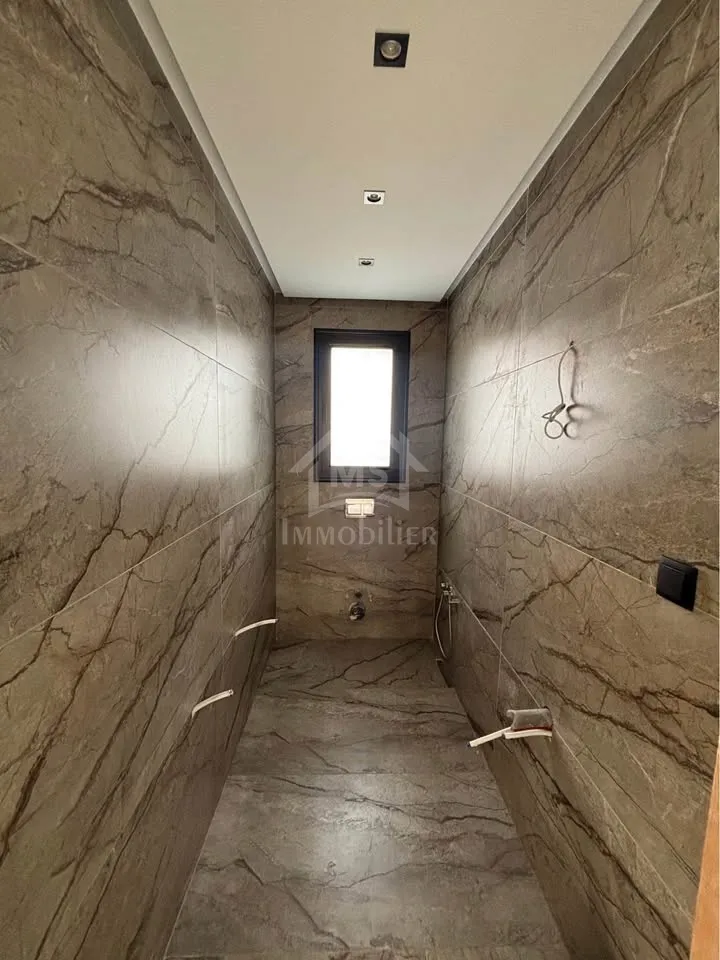 Villa avec piscine et jardin à Hammamet Sud à vendre 51355351