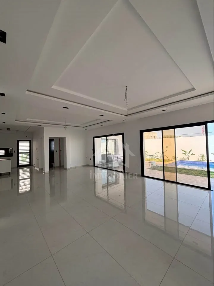 Villa avec piscine et jardin à Hammamet Sud à vendre 51355351