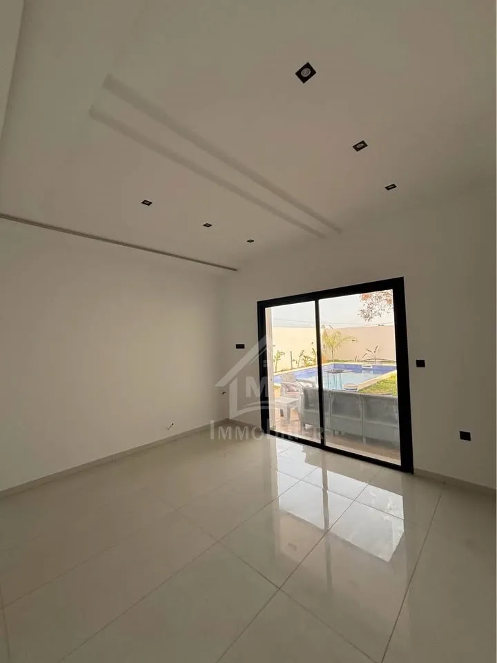 Villa avec piscine et jardin à Hammamet Sud à vendre 51355351