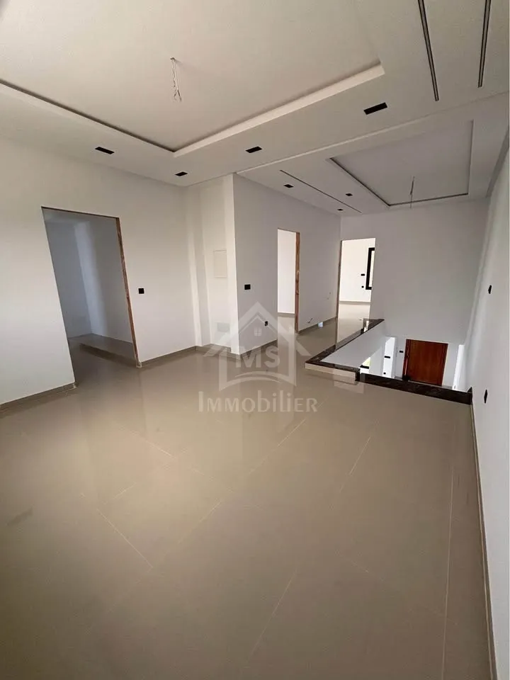 Villa avec piscine et jardin à Hammamet Sud à vendre 51355351