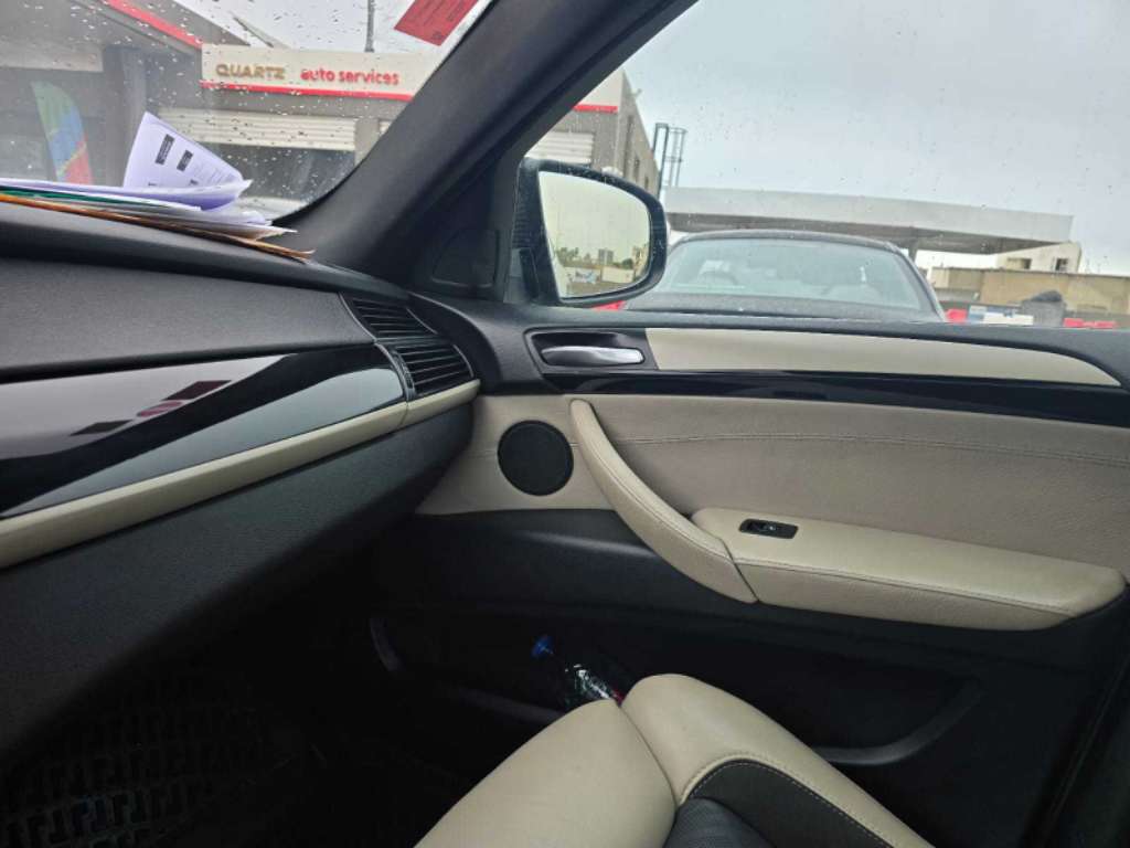 BMW X6 DIESEL 3L 15cv  2009 4 roues neuves prix intéressant Affichage tête haute
On accepte 