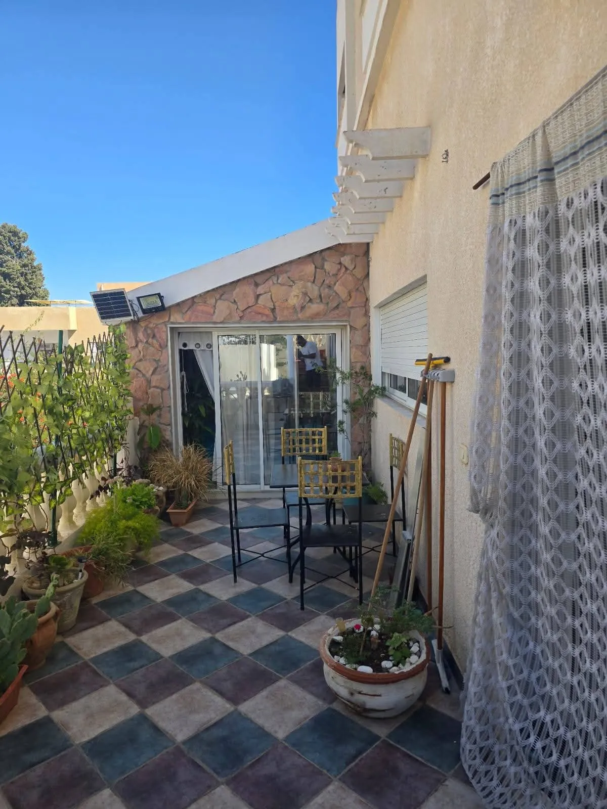 Opportunité à ne pas rater villa et s4 à cité zahra sousse