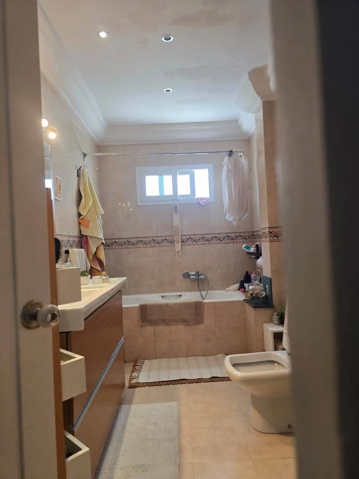 Opportunité à ne pas rater villa et s4 à cité zahra sousse