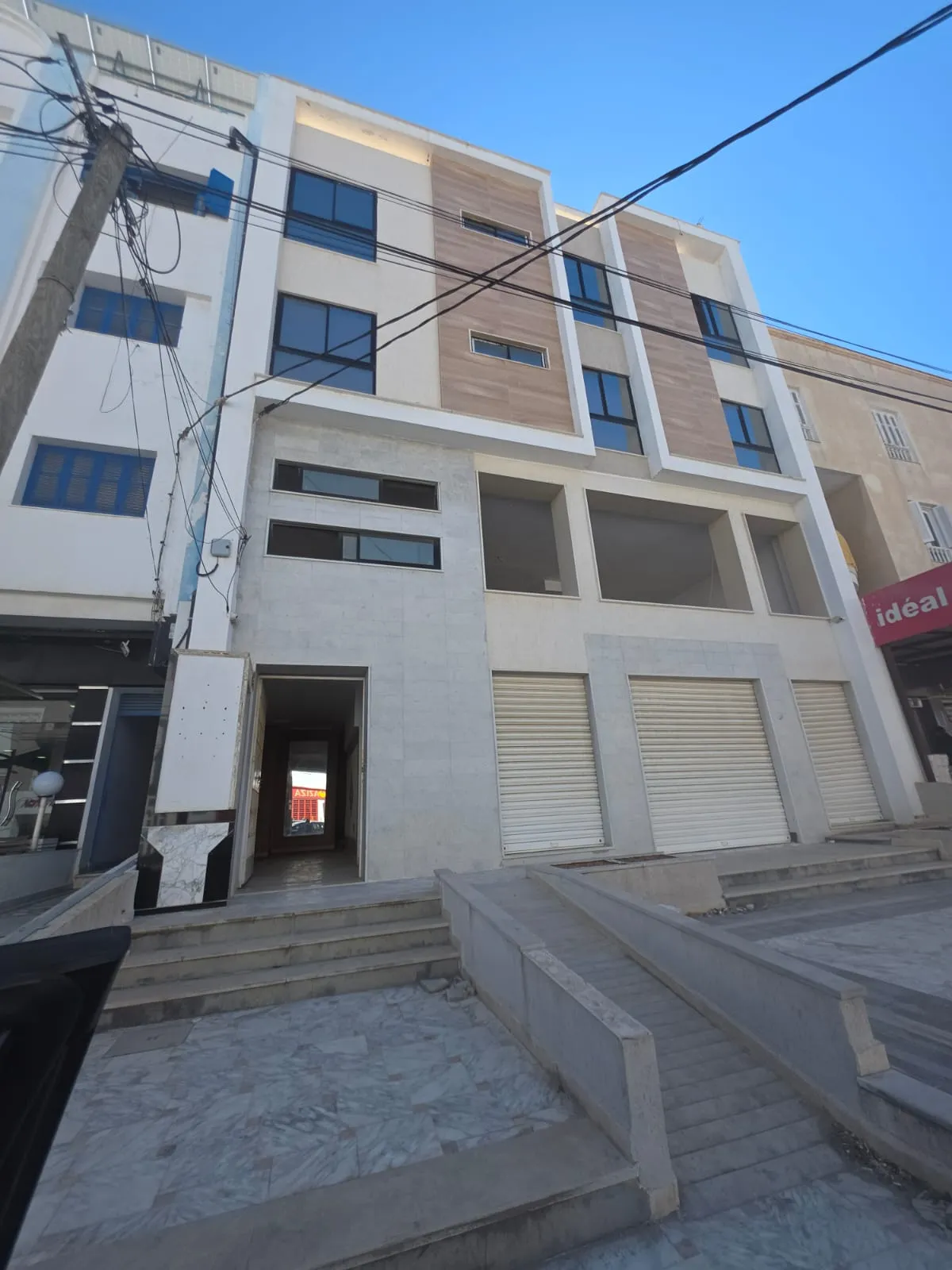 À VENDRE SUPERBE VILLA DE 760 m² À KHZEMA OUEST