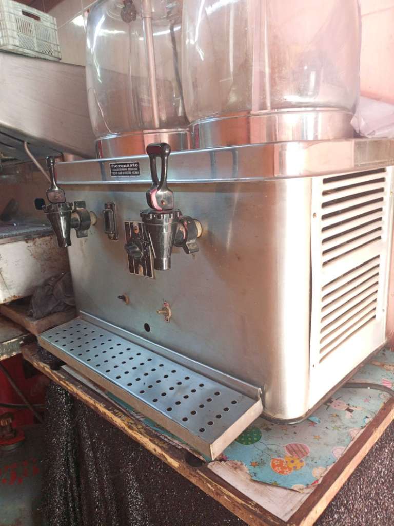 مرتريال مطعم مكينة قهوة