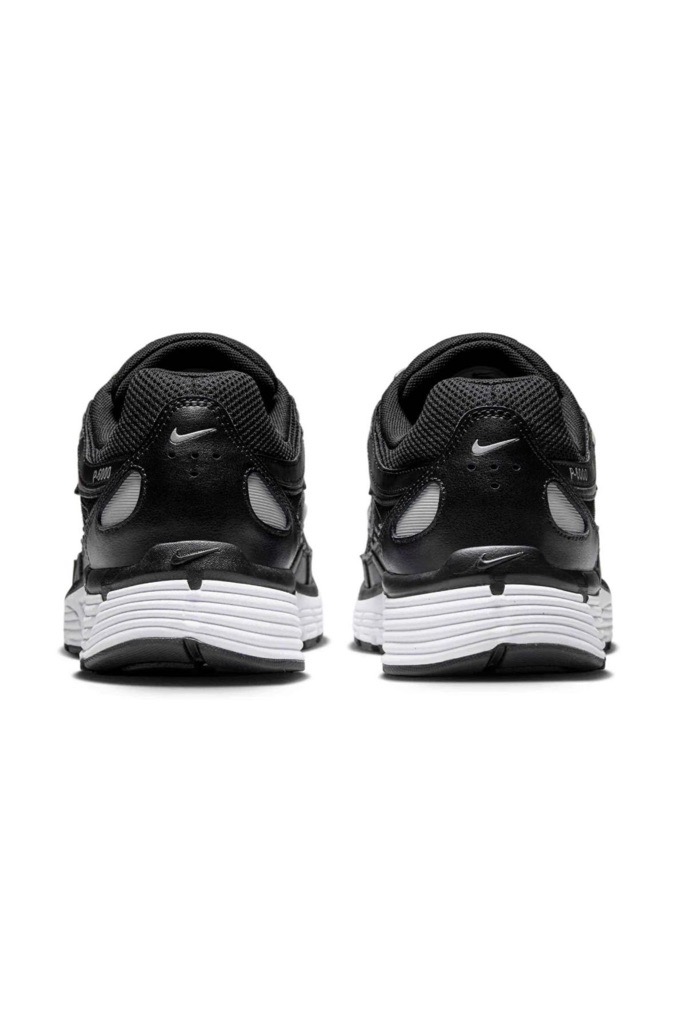 Nike p6000 noir jamais porter 