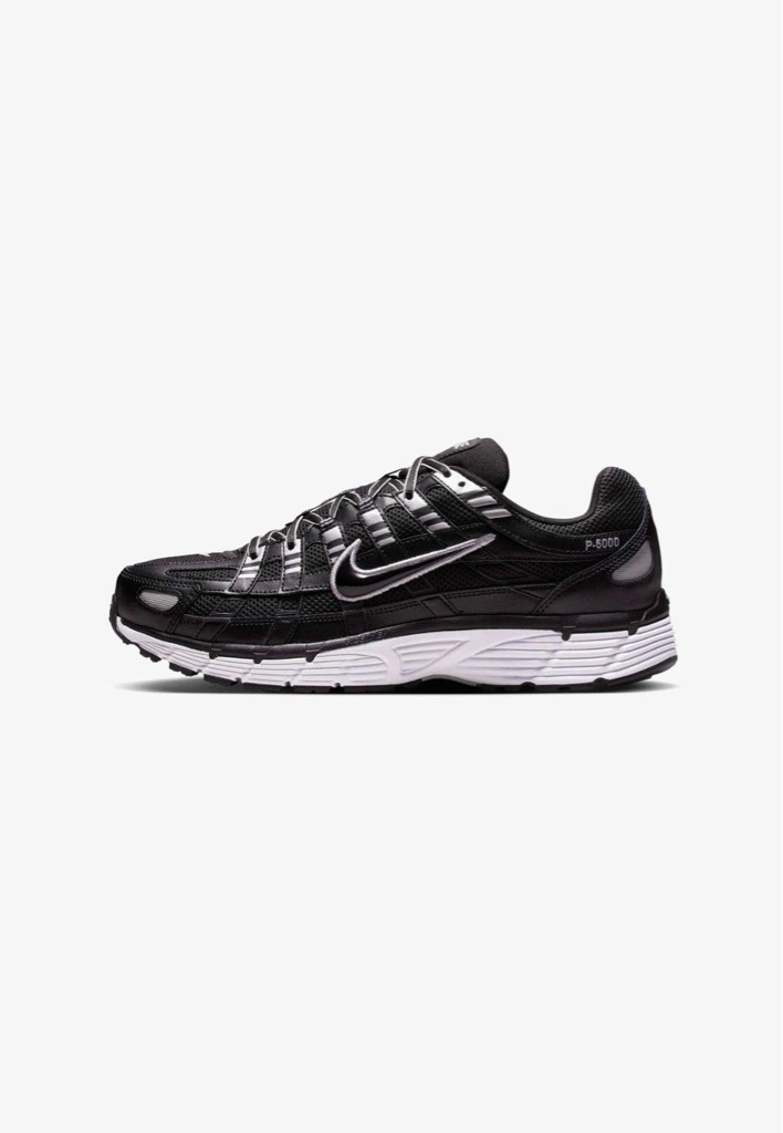 Nike p6000 noir jamais porter 