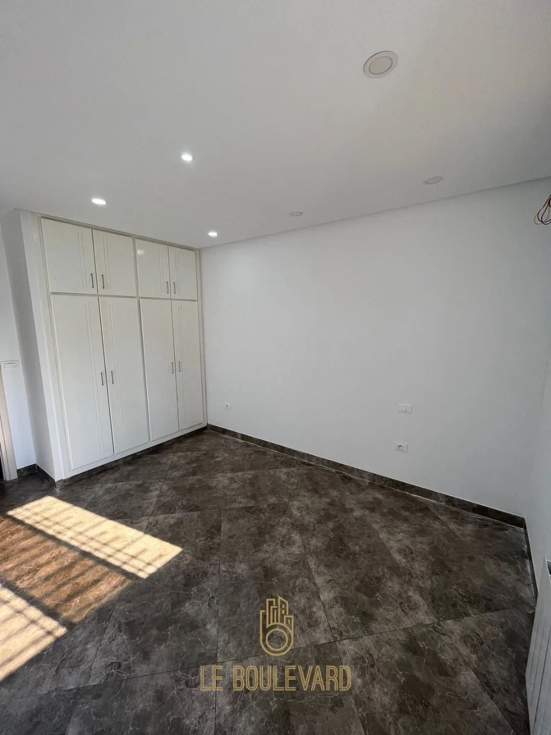 A Louer Rez-de-chaussée S+2 Haut Standing Vide à Sidi Mahersi, Nabeul