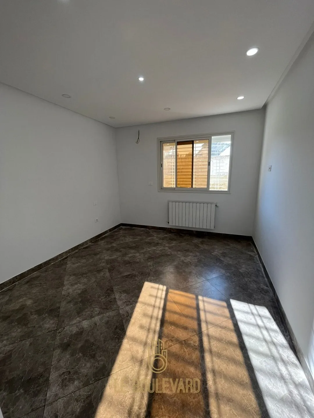 A Louer Rez-de-chaussée S+2 Haut Standing Vide à Sidi Mahersi, Nabeul