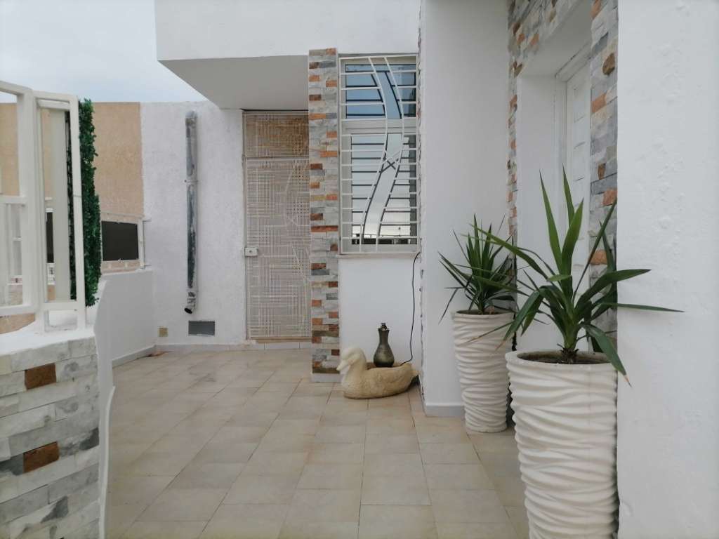 للبيع شقة أمام مبيت سقانص 