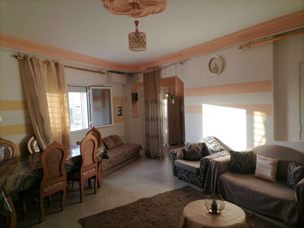 للبيع شقة أمام مبيت سقانص 