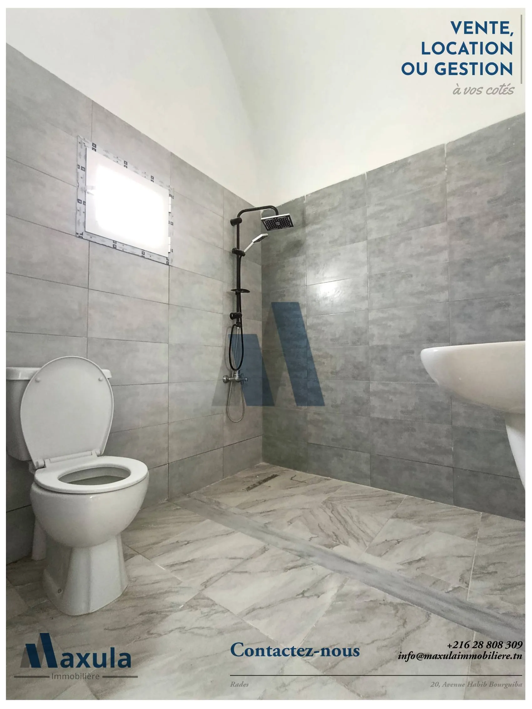 À LOUER VILLA S+4 À USAGE BUREAUTIQUE FACE À LA MER DE RADES PLAGE