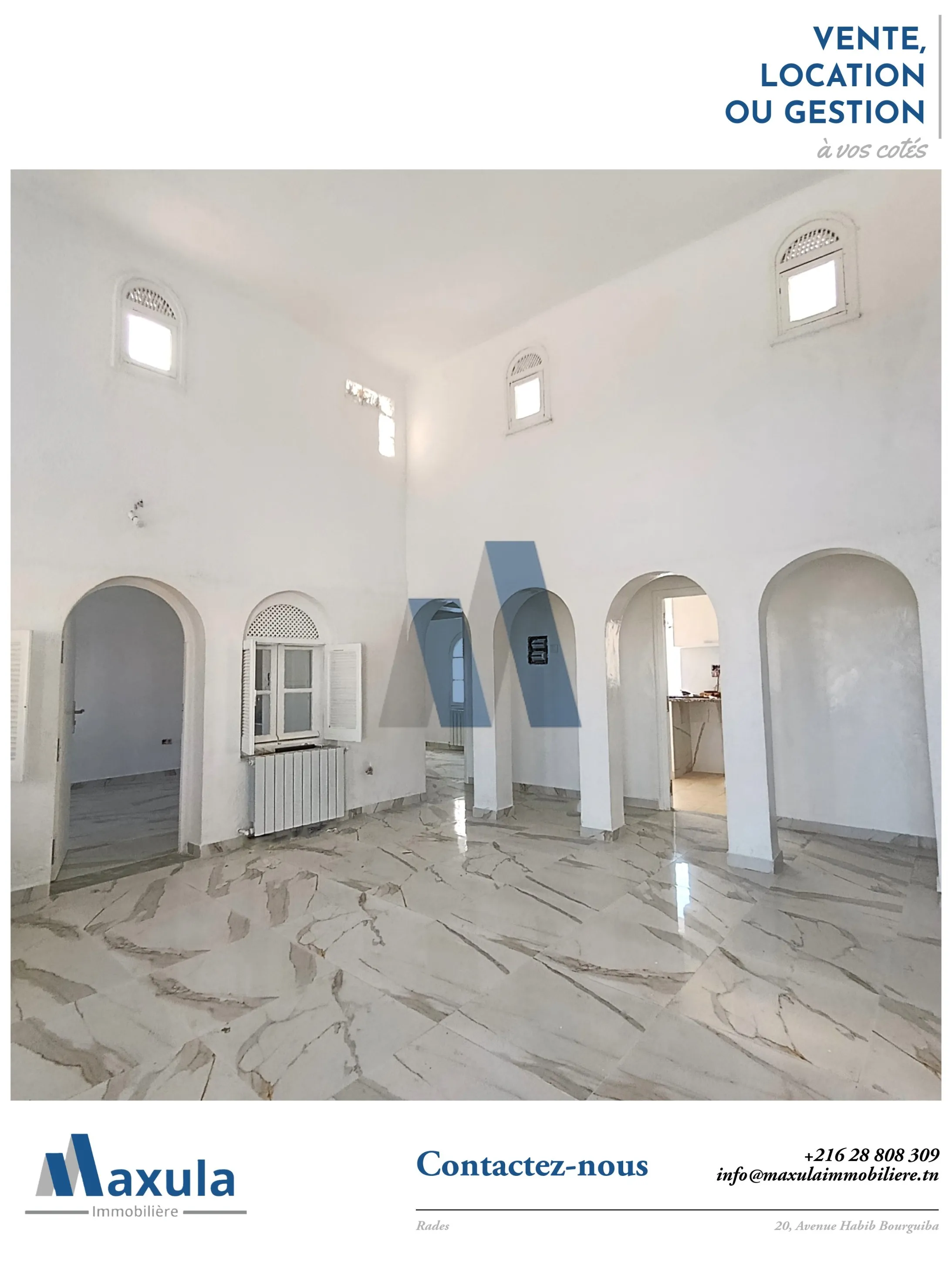 À LOUER VILLA S+4 À USAGE BUREAUTIQUE FACE À LA MER DE RADES PLAGE