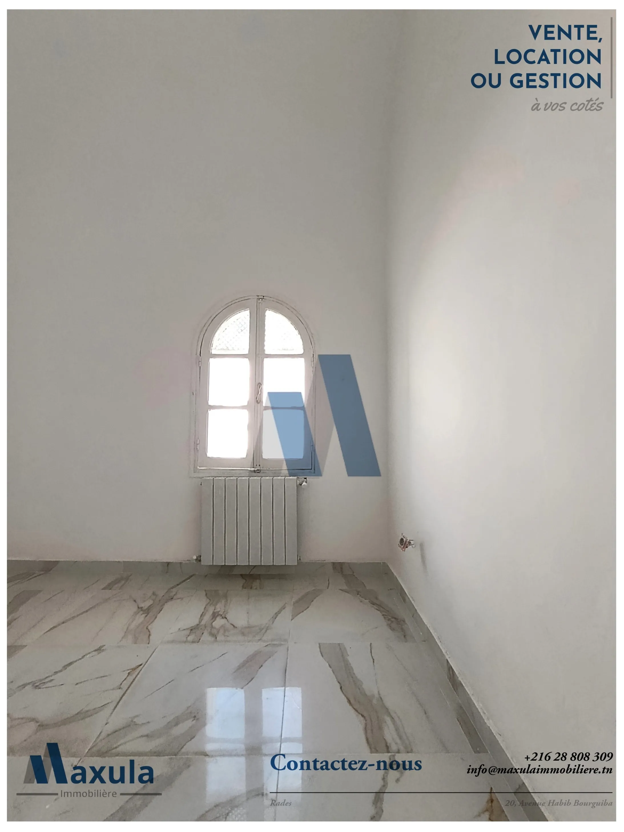 À LOUER VILLA S+4 À USAGE BUREAUTIQUE FACE À LA MER DE RADES PLAGE