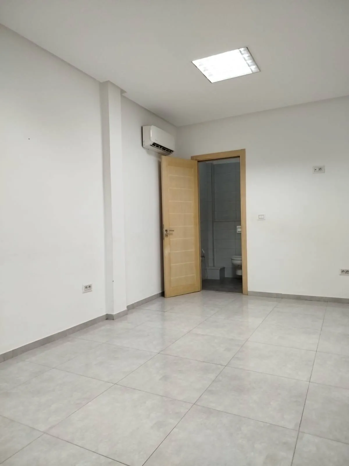 AL Bureau S3 Ariana 850dt