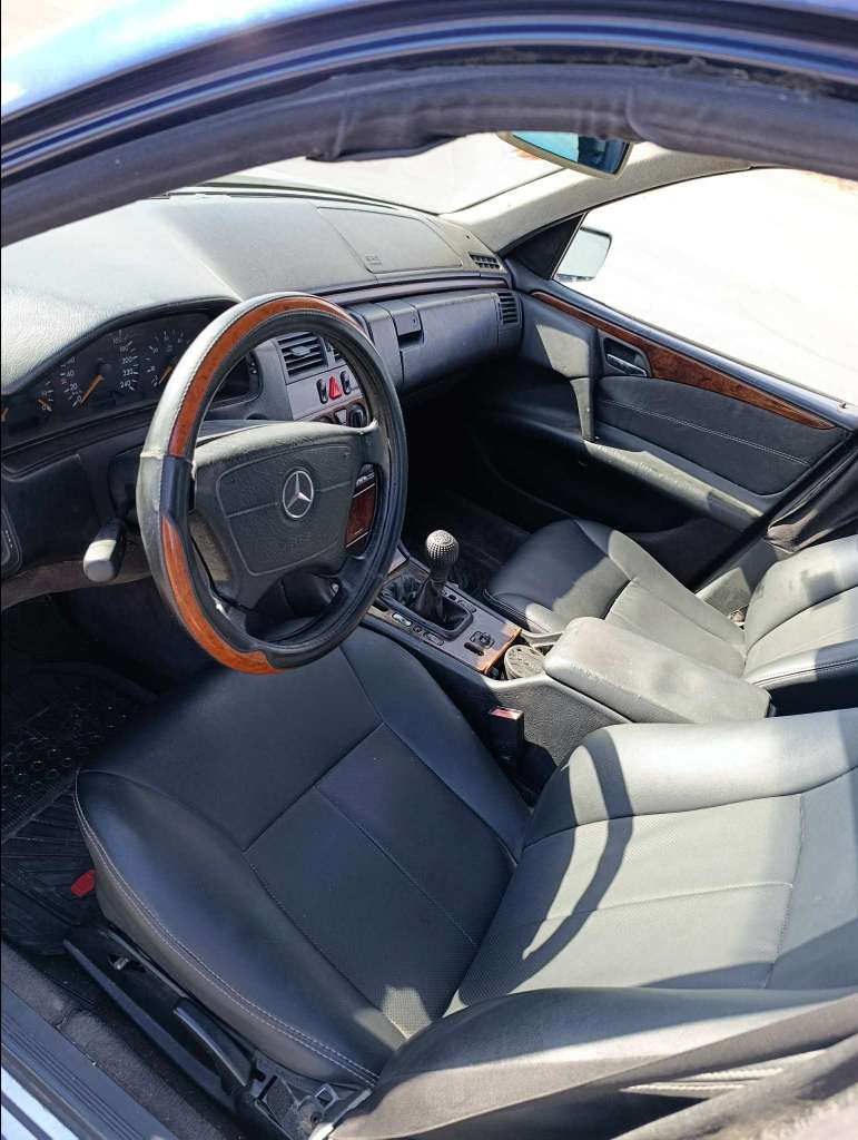 Marcedes classe e 220 cdi (4far)