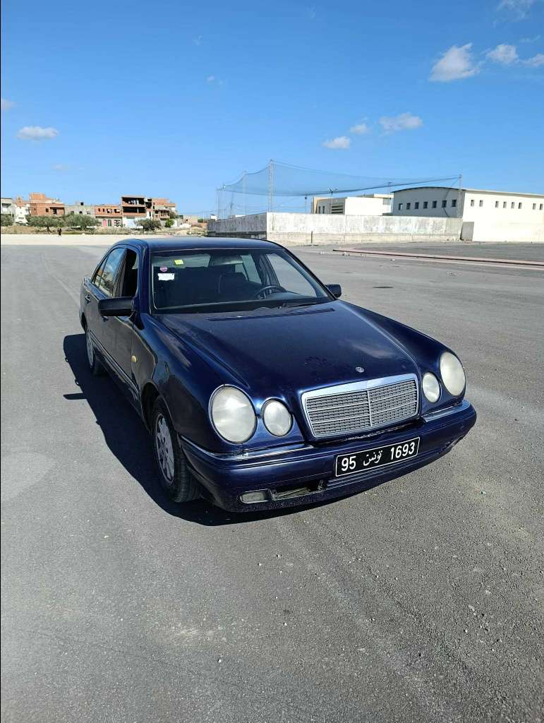 Marcedes classe e 220 cdi (4far)