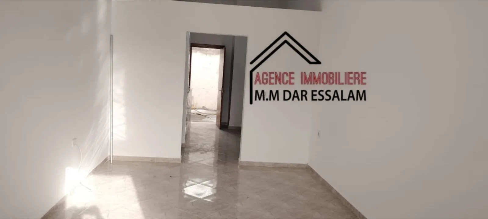 maison avec un garage près de toutes commodités