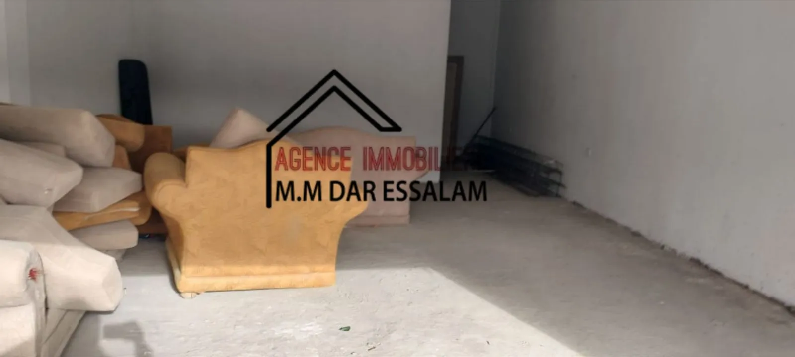 maison avec un garage près de toutes commodités