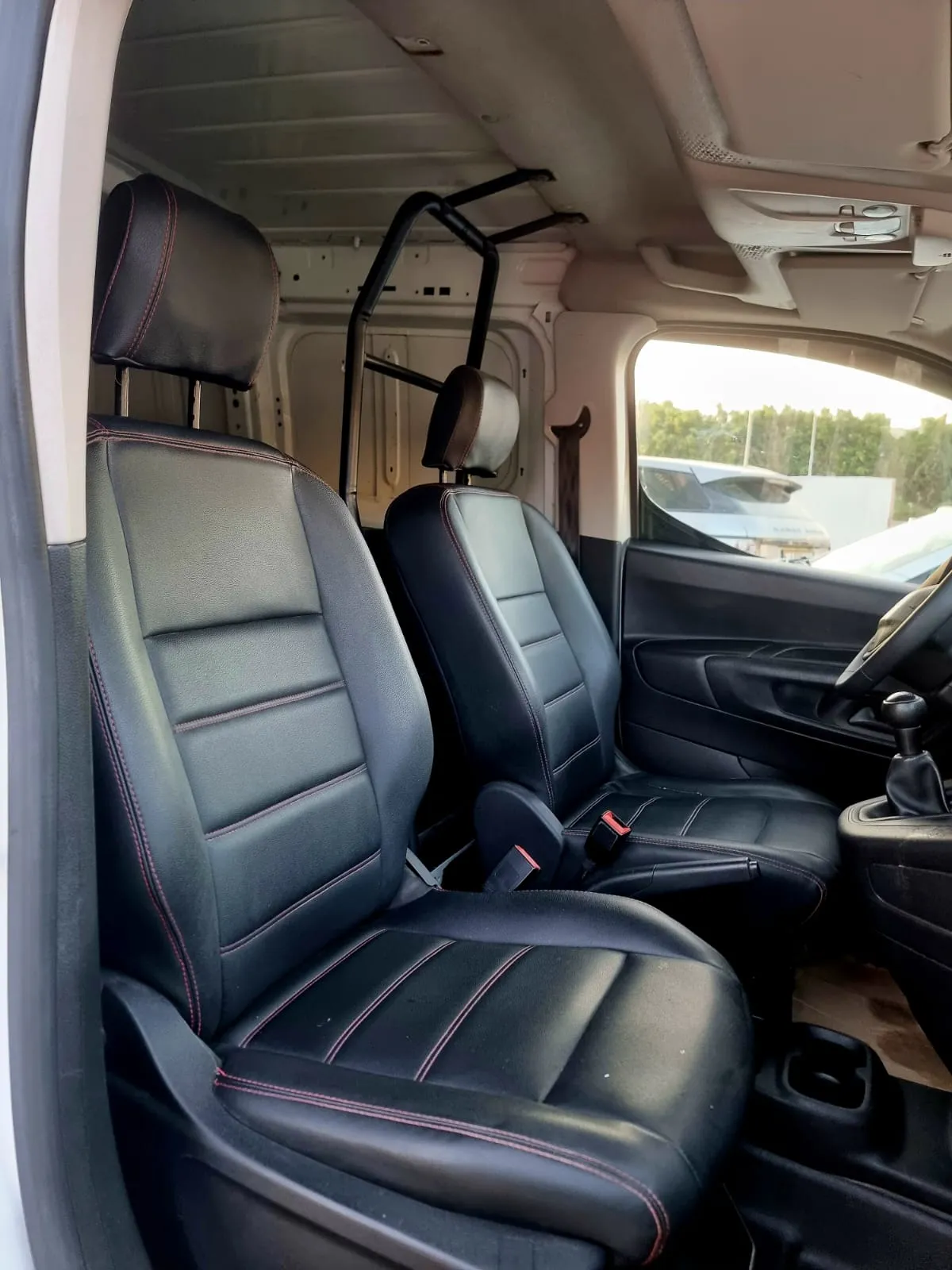 PEUGEOUT PARTNER 2020 