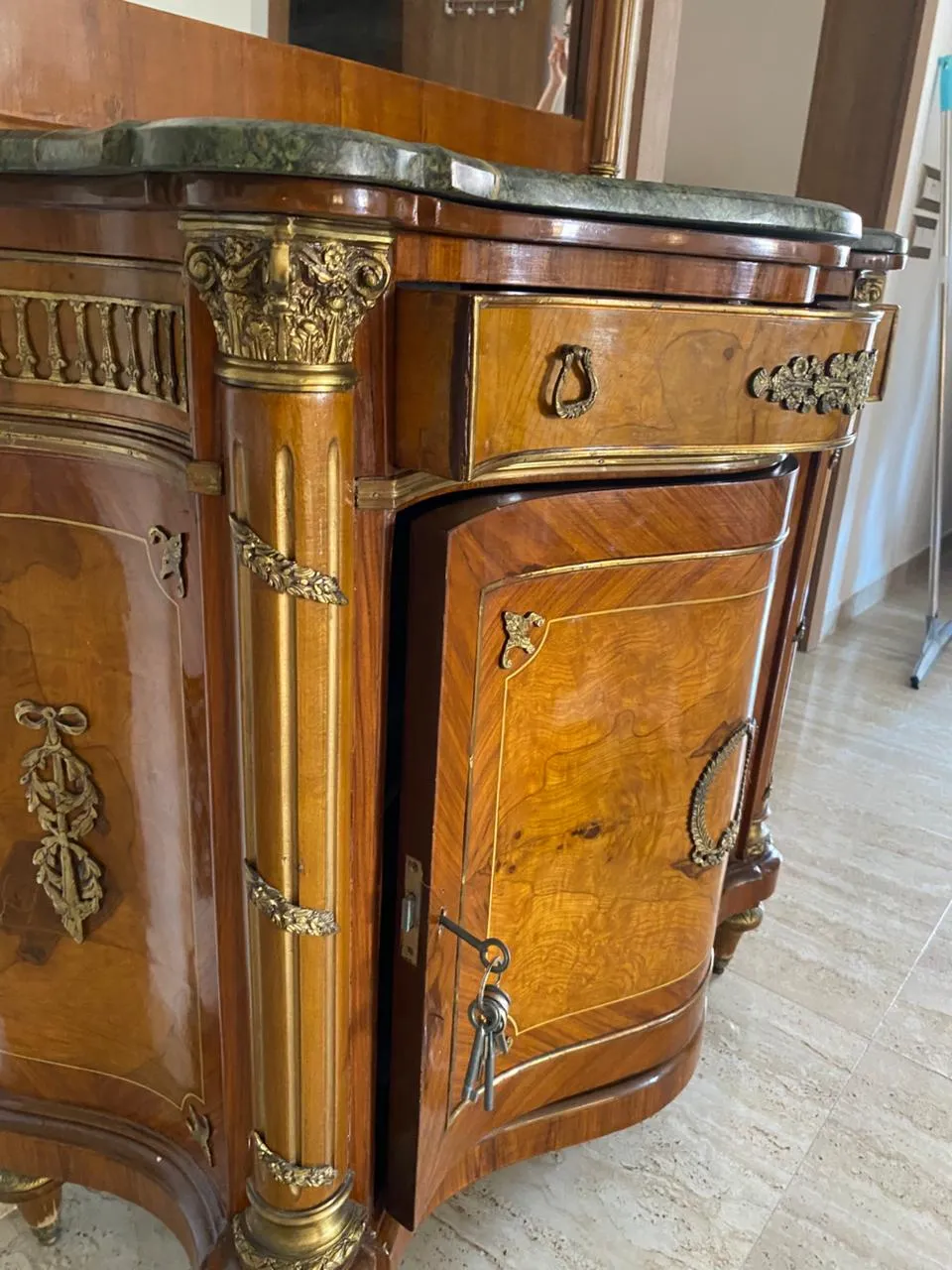 MEUBLE ANTIQUE