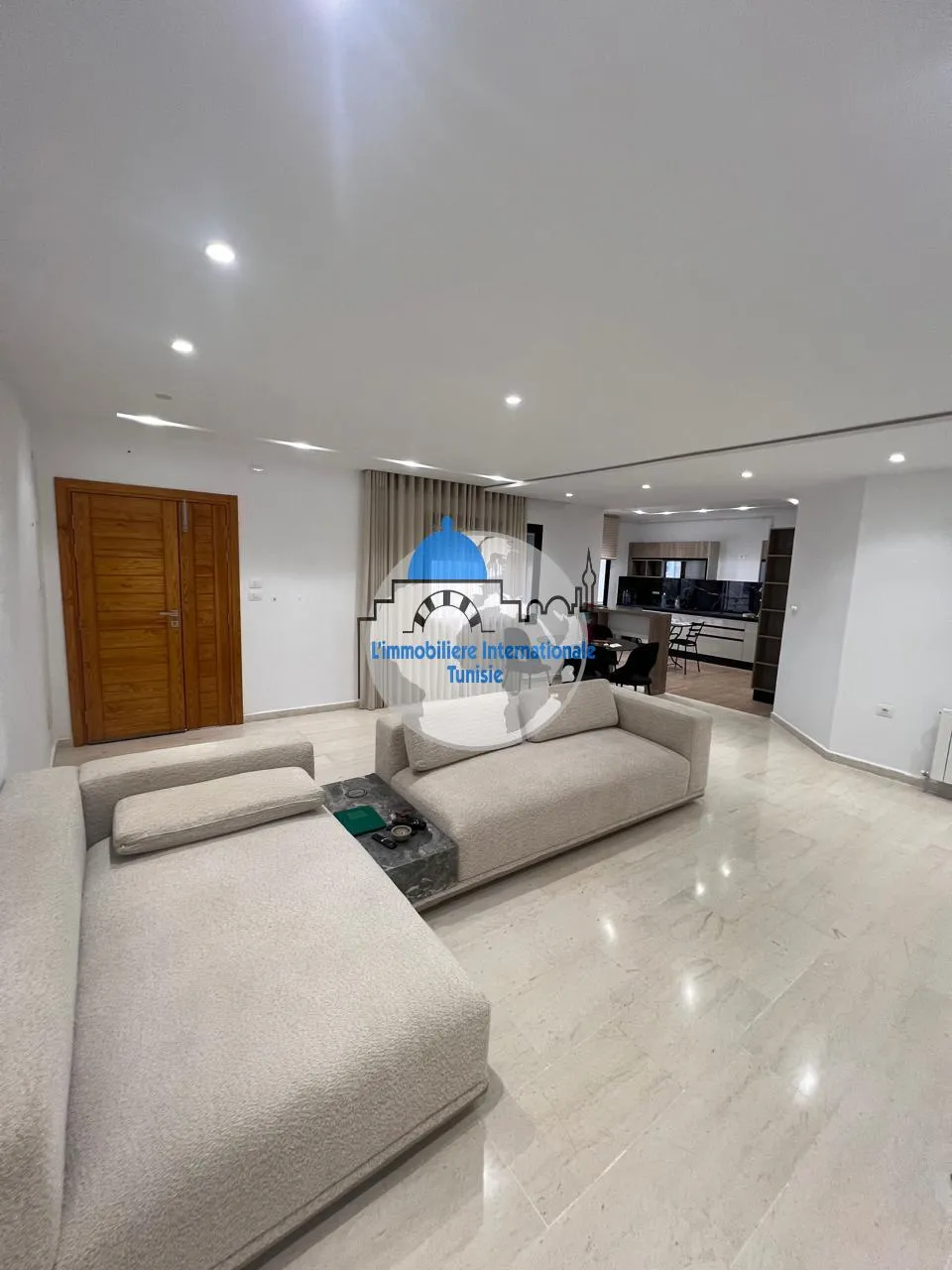 à louer étage de villa en S+2 au 2 émé étage à khzema