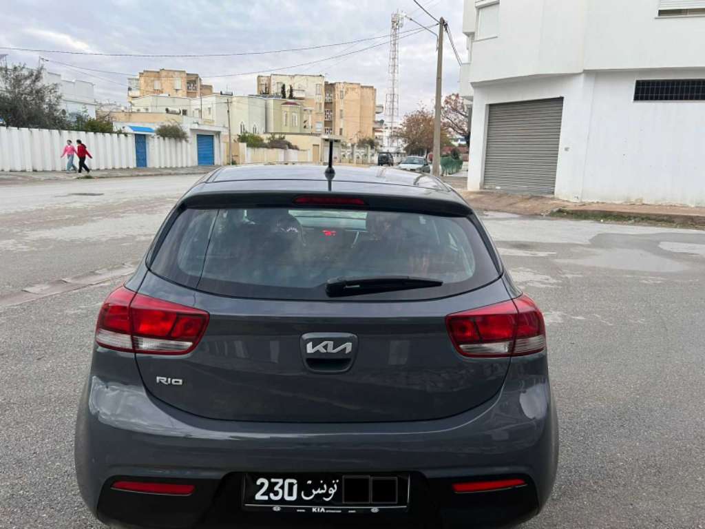 KIA RIO COUPÉ PREMIÈRE MAIN EN EXCELLENT ÉTAT 