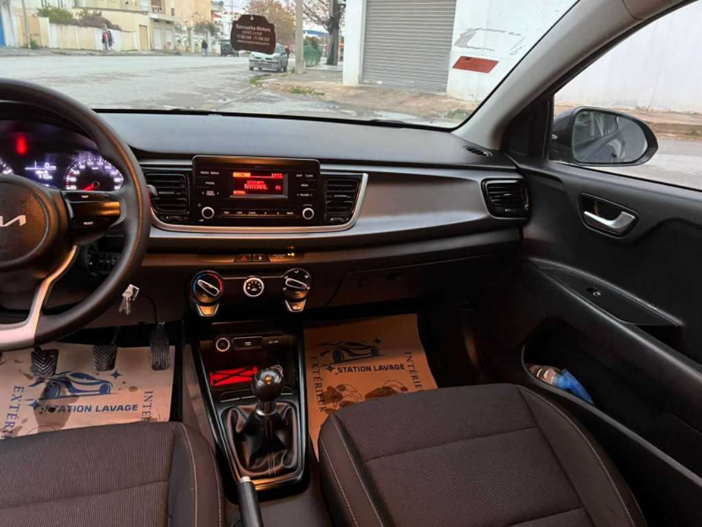 KIA RIO COUPÉ PREMIÈRE MAIN EN EXCELLENT ÉTAT 