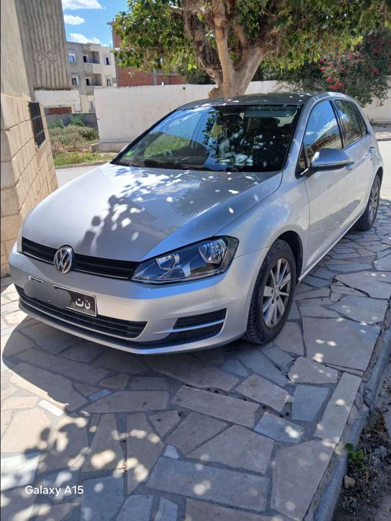 A vendre GOLF 7 essence 1.2 puissance 5CV ANNÉE 2015