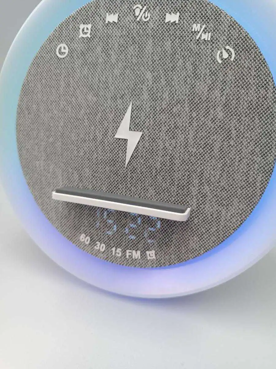 Enceinte Bluetooth multifonctions (chargeur radio horloge réveil)avec lumière LED