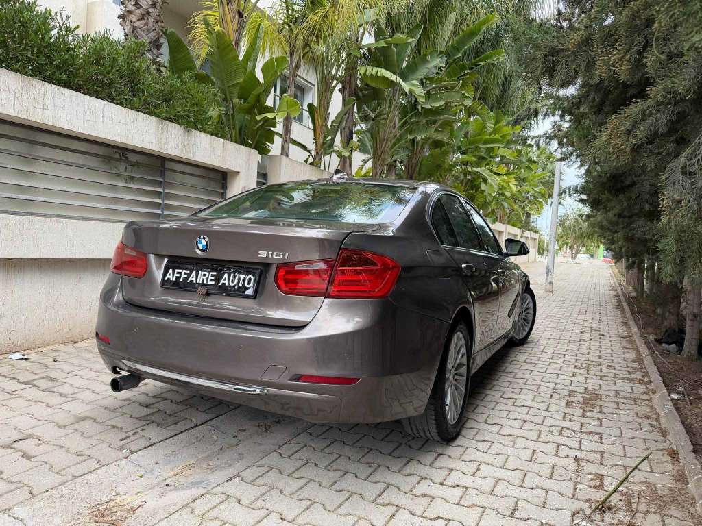  Bmw 3.16i essence boite auto 🚘
                        🔁 on accepte l échange des voitures