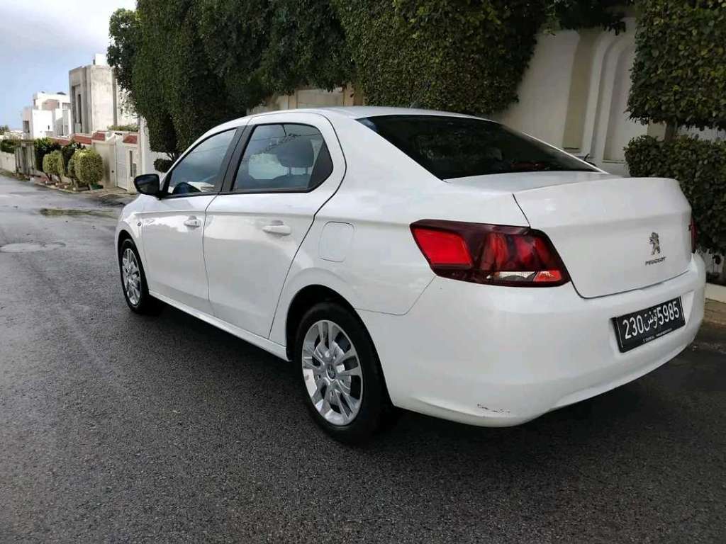 PEUGEOT 301 PREMIÈRE MAIN TRÈS PROPRE 