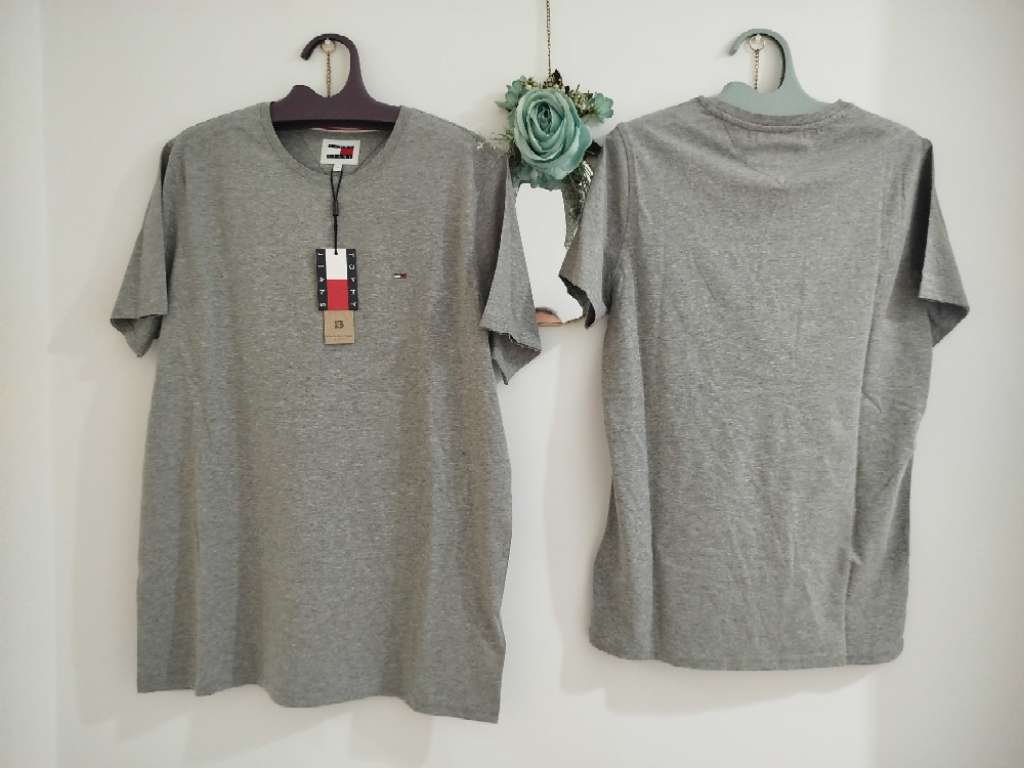 Pull tommy original importé de suisse
