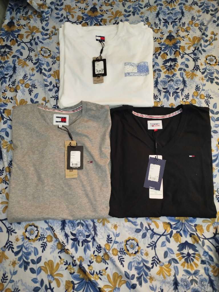 Pull tommy original importé de suisse
