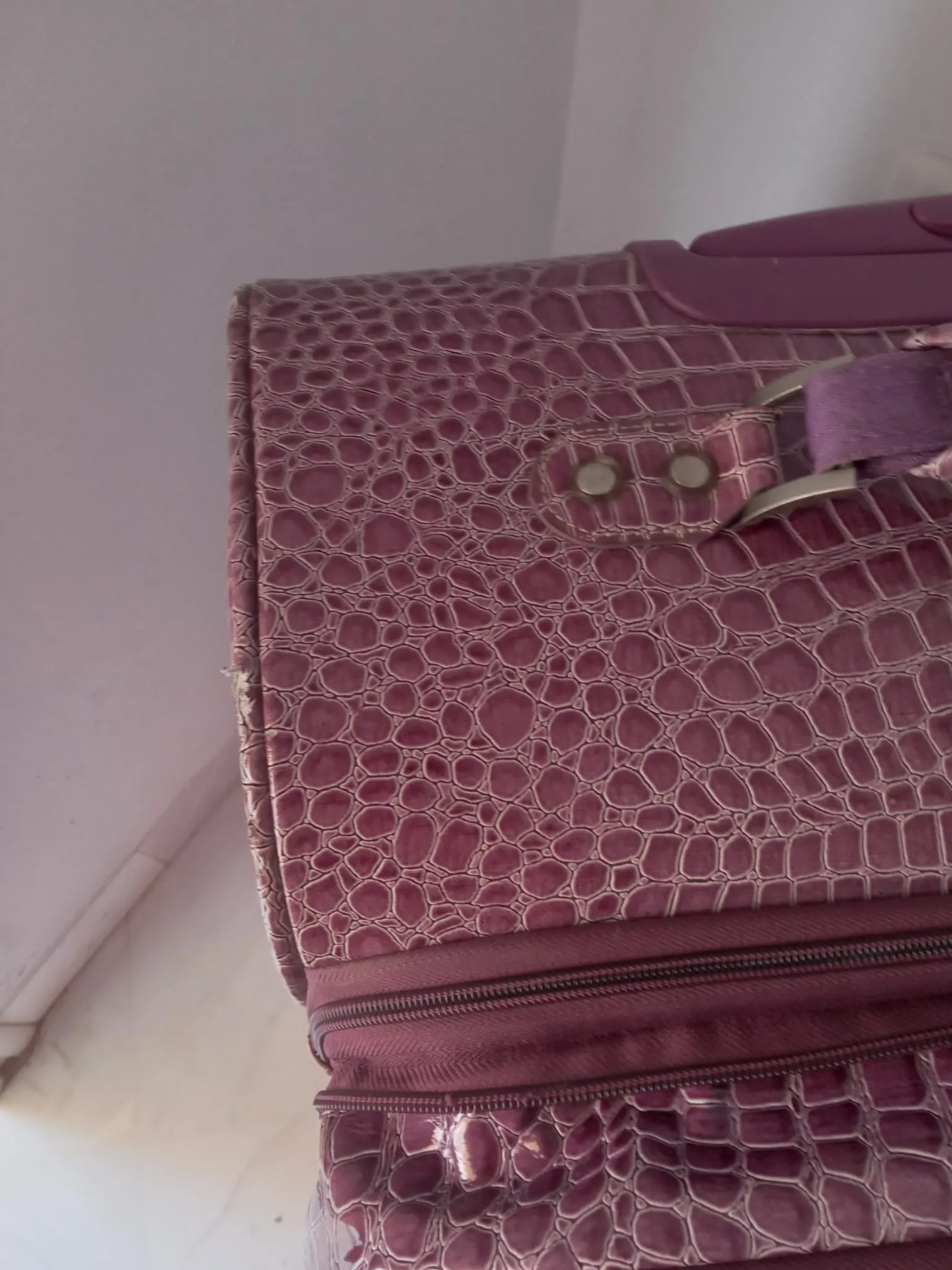 A Monastir, Valise importée-l’Angleterre, marque MODS d’occasion en bon état, XL 35 kg