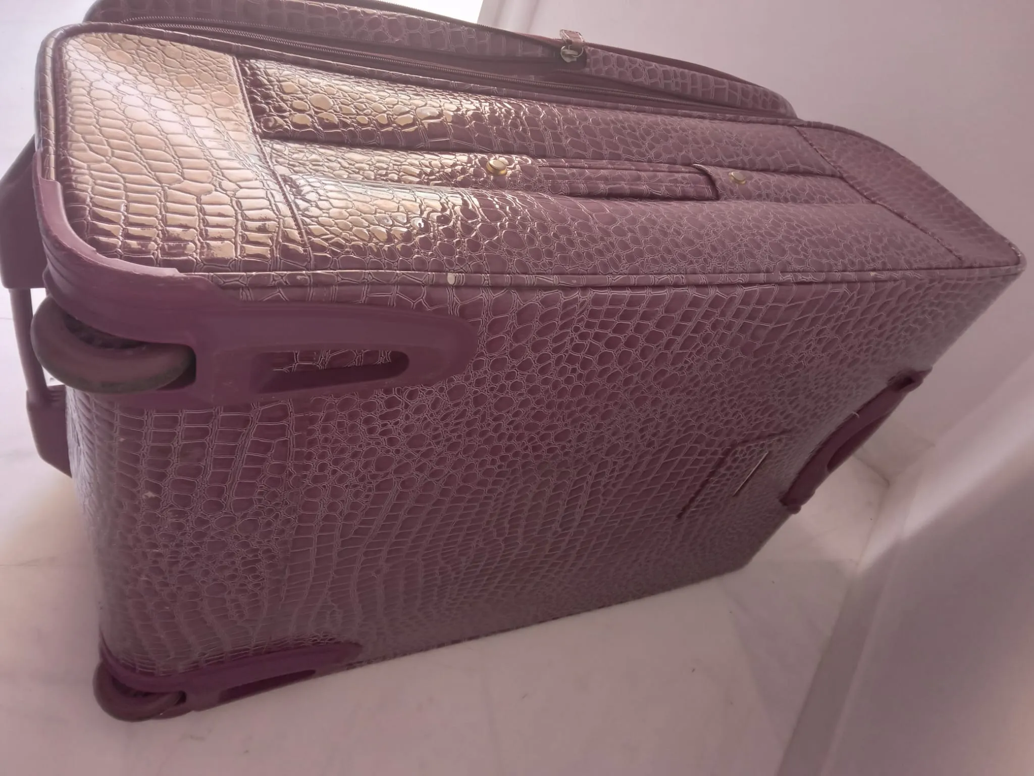 A Monastir, Valise importée-l’Angleterre, marque MODS d’occasion en bon état, XL 35 kg