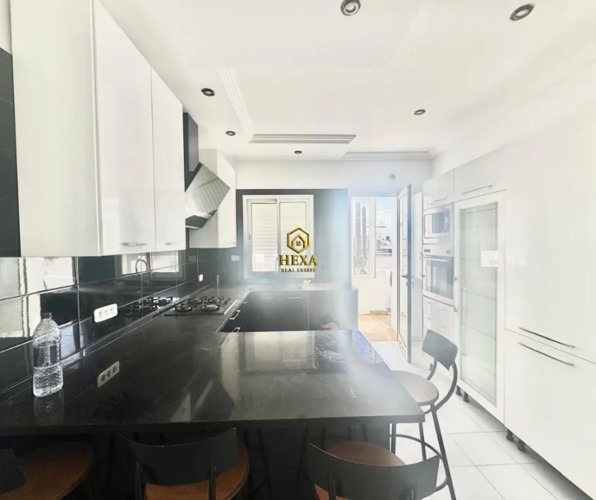 Etage de villa s4 à la Marsa 