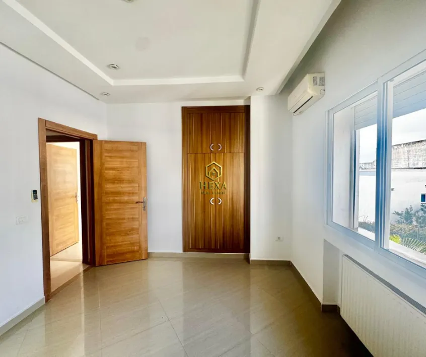 Etage de villa s4 à la Marsa 