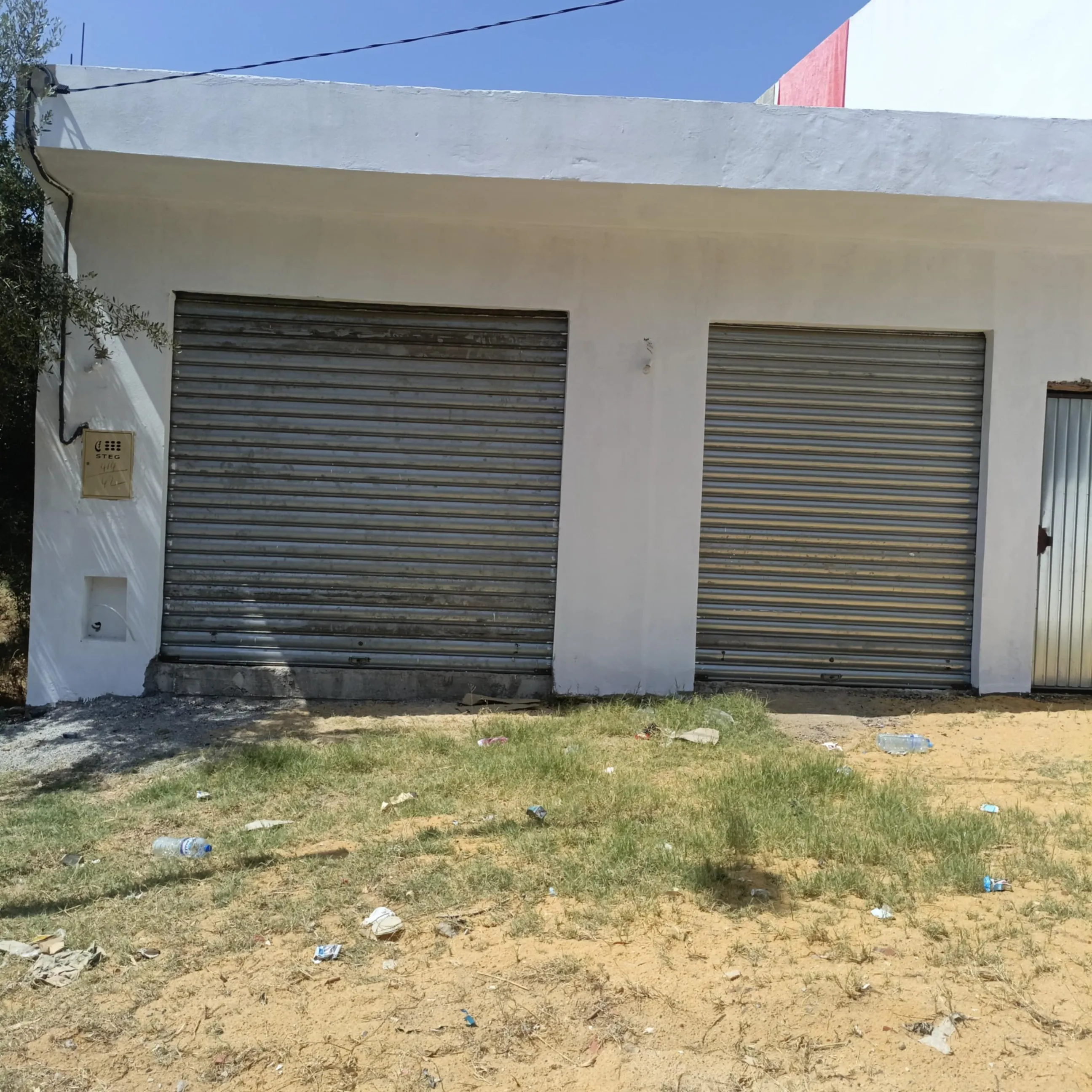 AV 2 garages sur la route à hammamet sud 99202001