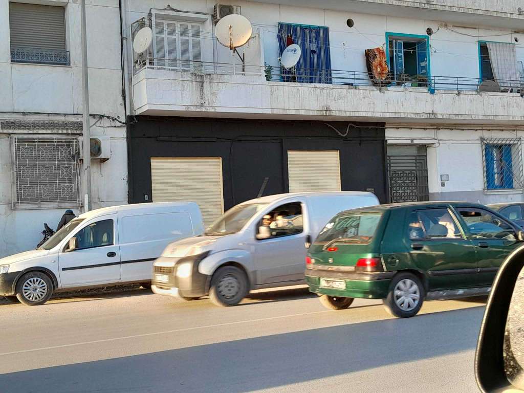 Local Comercial contre ville