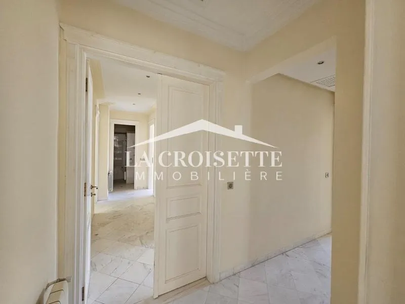 Penthouse s4 avec piscine au Lac2 ZPL0005