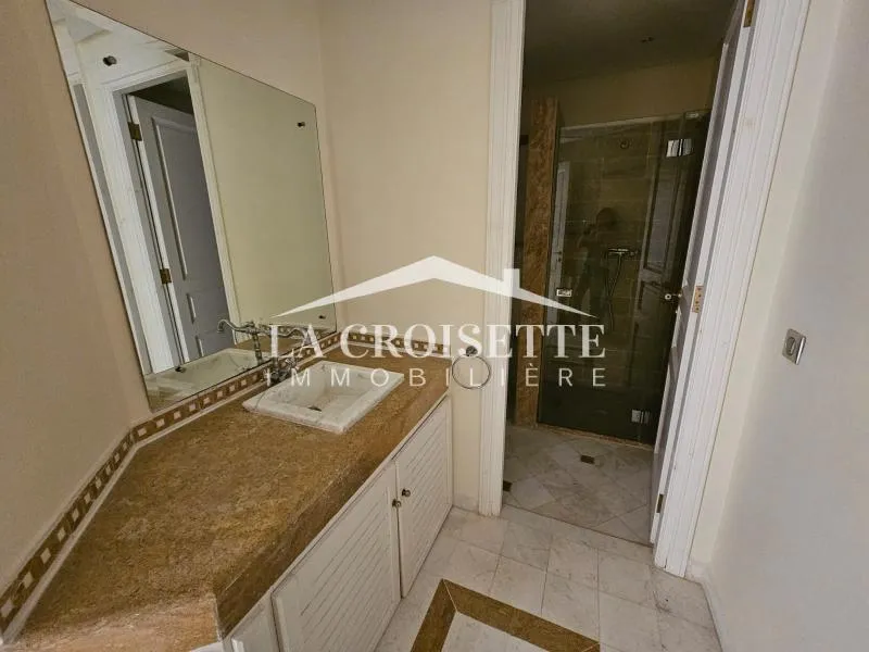 Penthouse s4 avec piscine au Lac2 ZPL0005