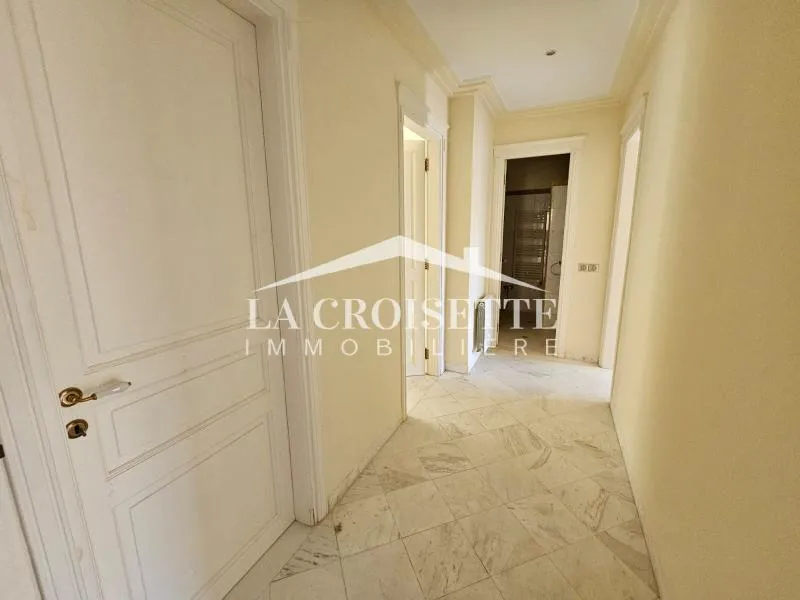 Penthouse s4 avec piscine au Lac2 ZPL0005