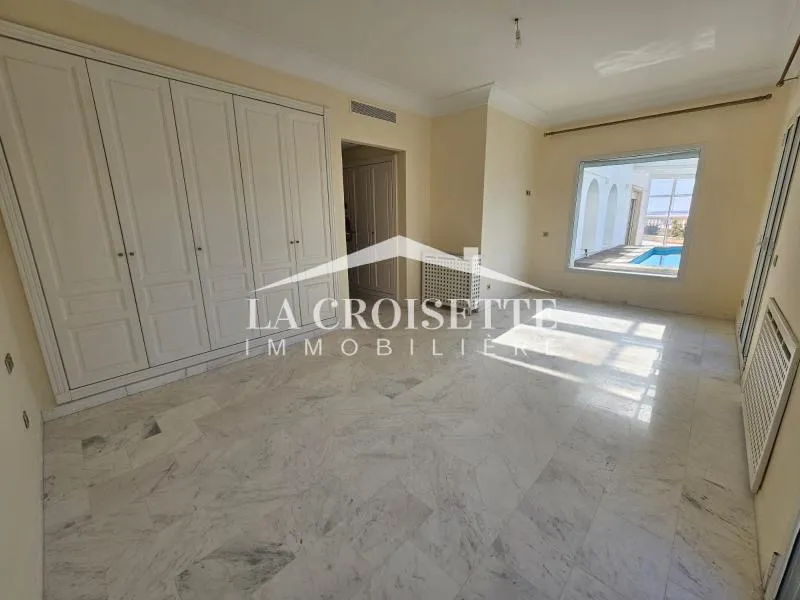 Penthouse s4 avec piscine au Lac2 ZPL0005