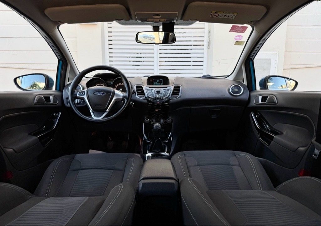 FORD FIESTA Titanium 2