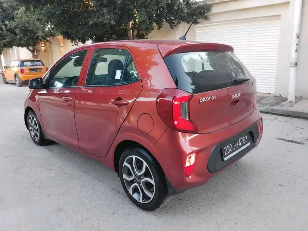 KIA PICANTO GT LINE PREMIÈRE MAIN TRÈS PROPRE