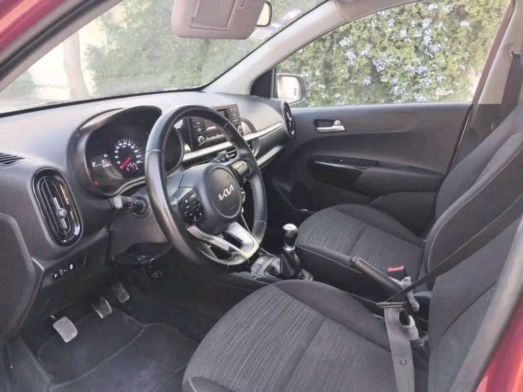 KIA PICANTO GT LINE PREMIÈRE MAIN TRÈS PROPRE